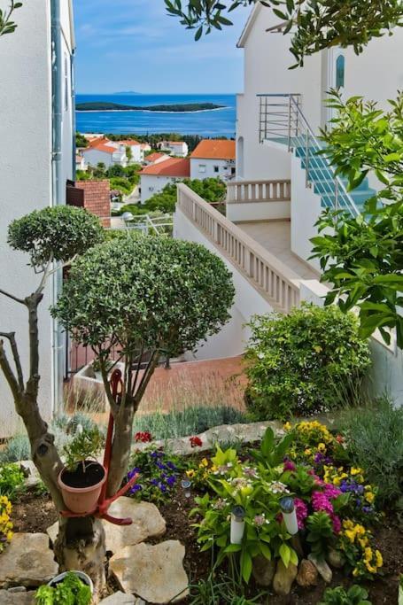 Apartman Tino With Two Sunny Terace Hvar Town Dış mekan fotoğraf