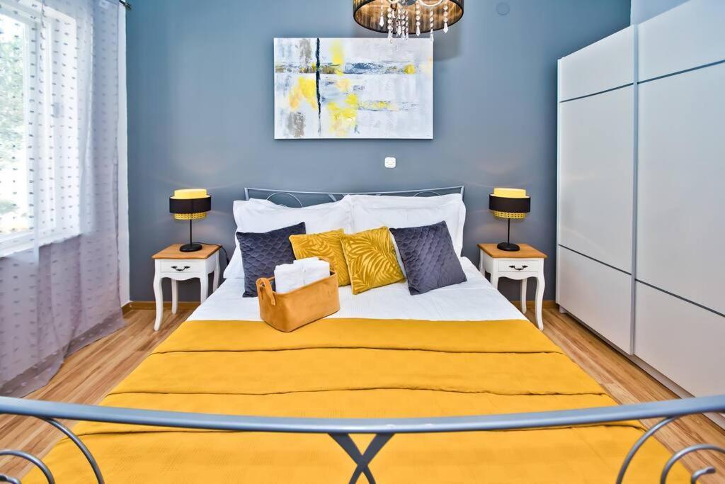 Apartman Tino With Two Sunny Terace Hvar Town Dış mekan fotoğraf