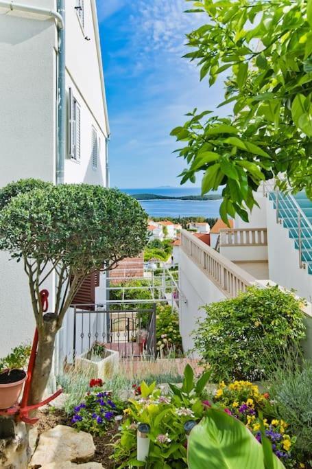 Apartman Tino With Two Sunny Terace Hvar Town Dış mekan fotoğraf
