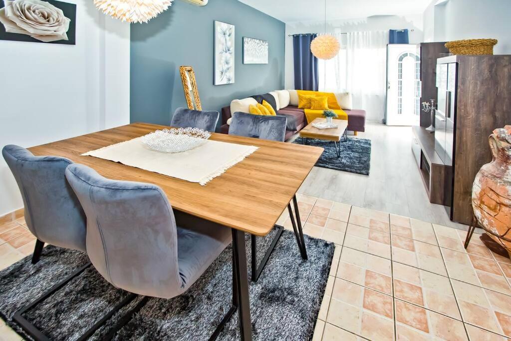 Apartman Tino With Two Sunny Terace Hvar Town Dış mekan fotoğraf