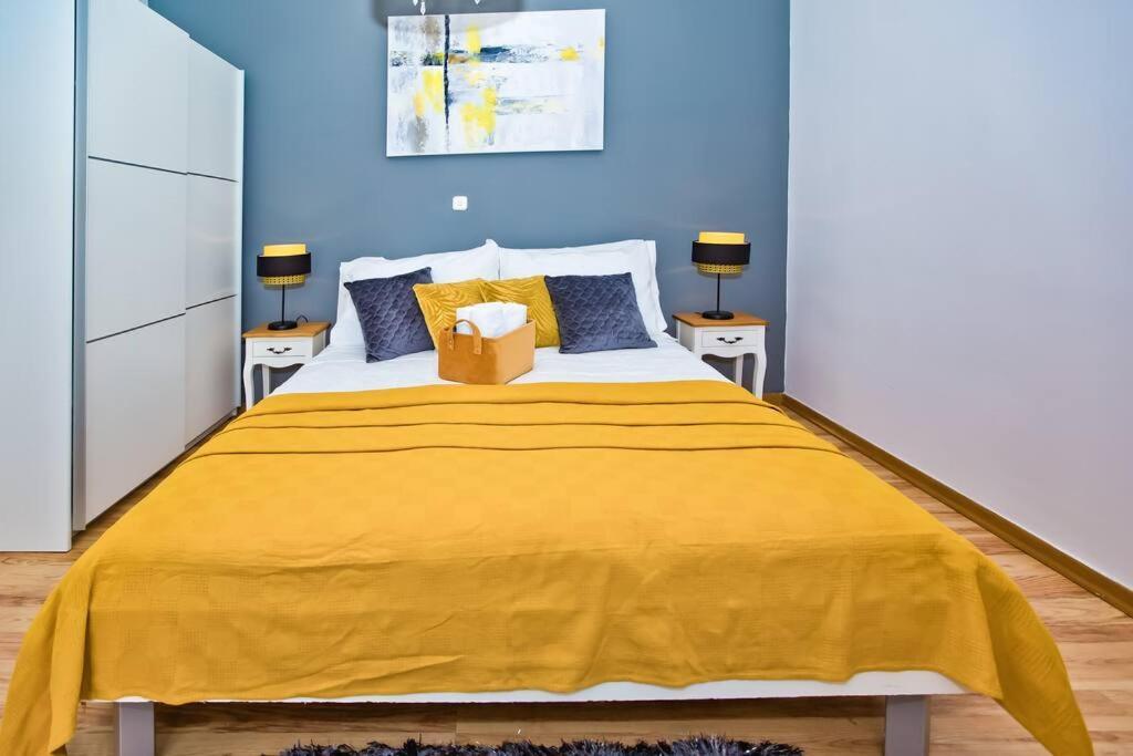Apartman Tino With Two Sunny Terace Hvar Town Dış mekan fotoğraf