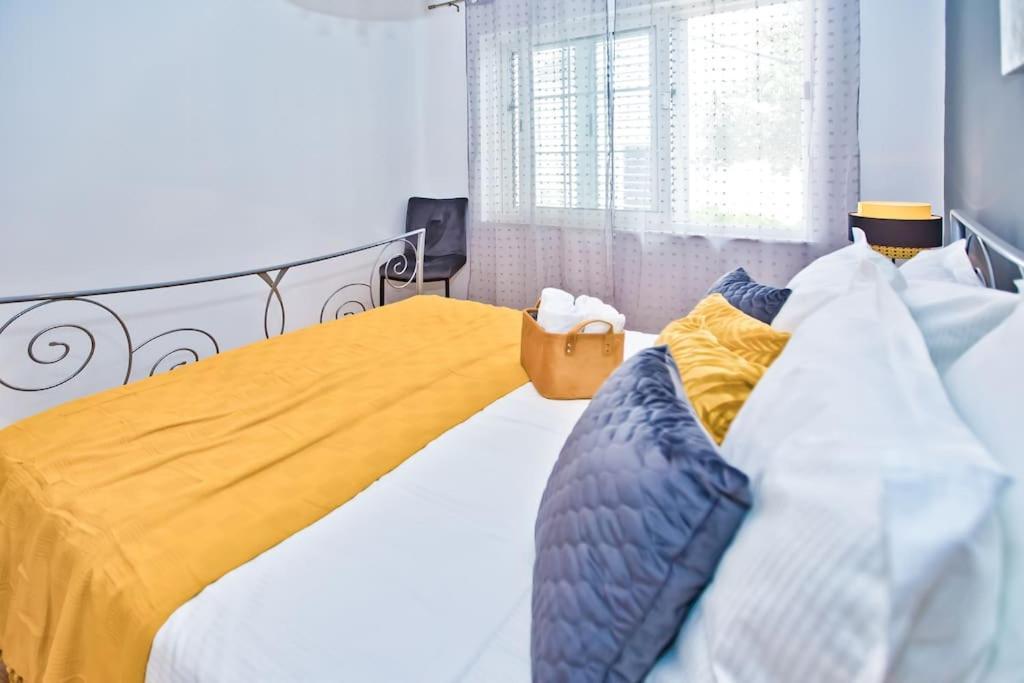 Apartman Tino With Two Sunny Terace Hvar Town Dış mekan fotoğraf
